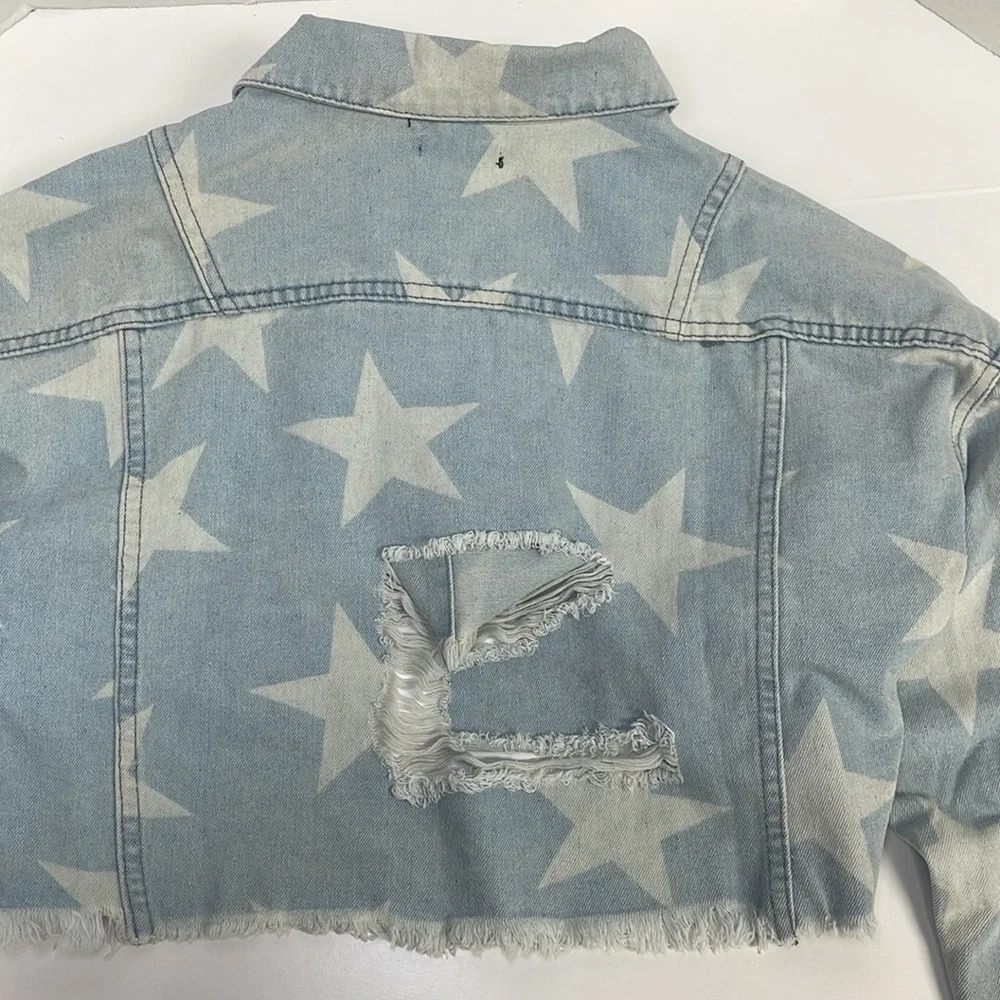 Boohoo FESTIVAL STAR PRINT RIPPED CROP DENIM JACKET - Picture 6 of 8